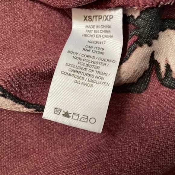 Dynamite Blouse Tee - Picture 3 of 3